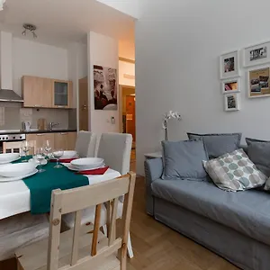 Hotell Gozsdu Court